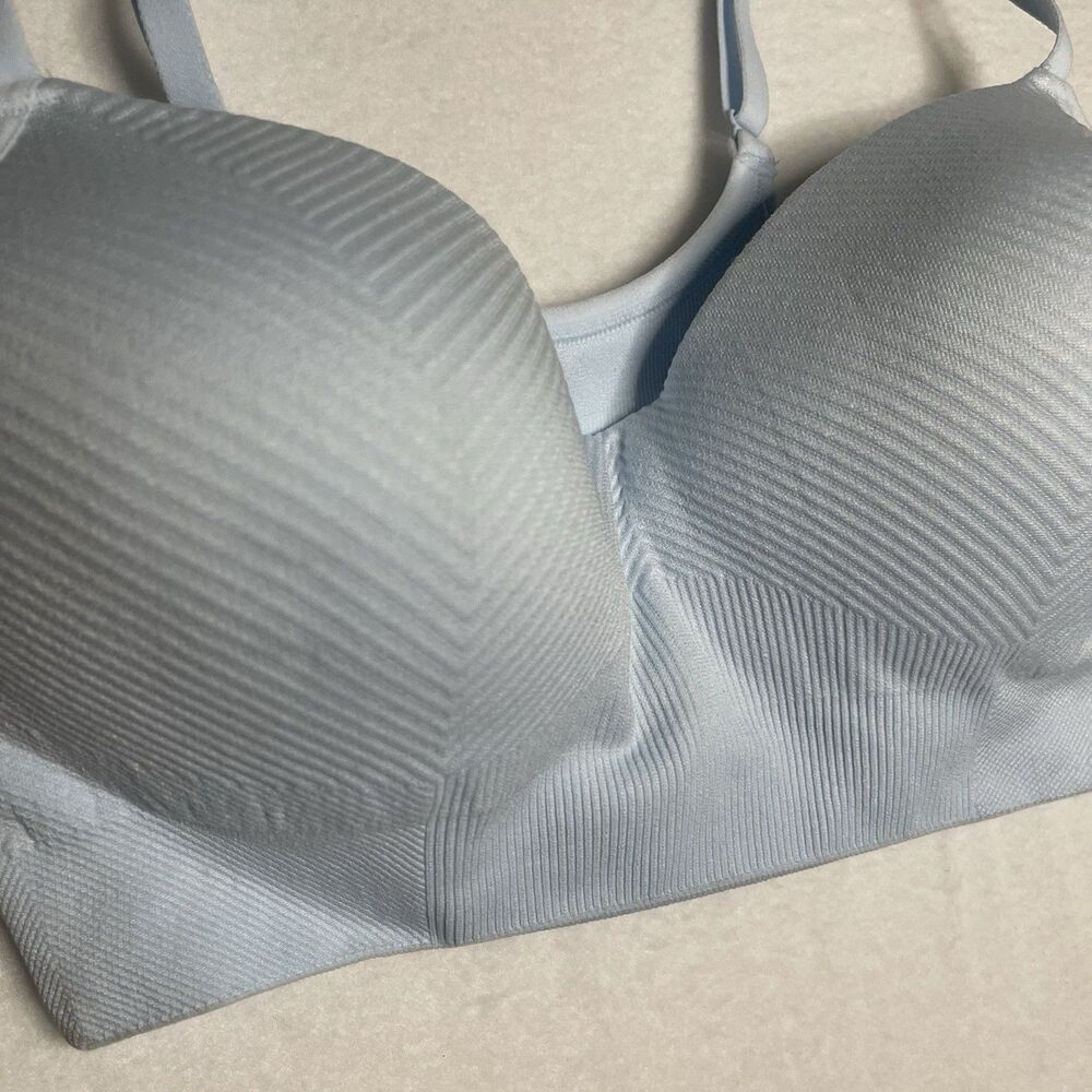 All in motion Size XS Seamless Bra Bundle, Adjustable Straps, 3 Colors - Picture 6 of 9